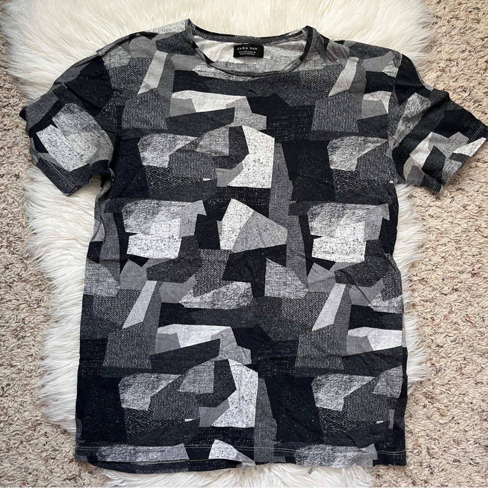 Zara Man Abstract Pattern Printed T-Shirt